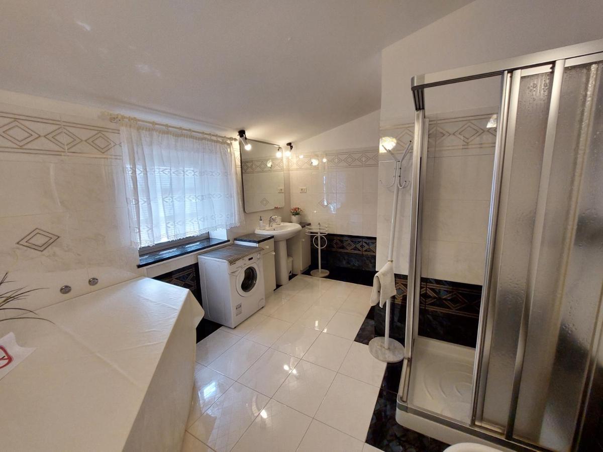 Apartment Luisa Πόρετς Εξωτερικό φωτογραφία